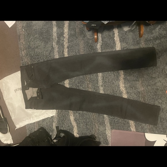 Dior jeans brand new never worn 10/10 conditions